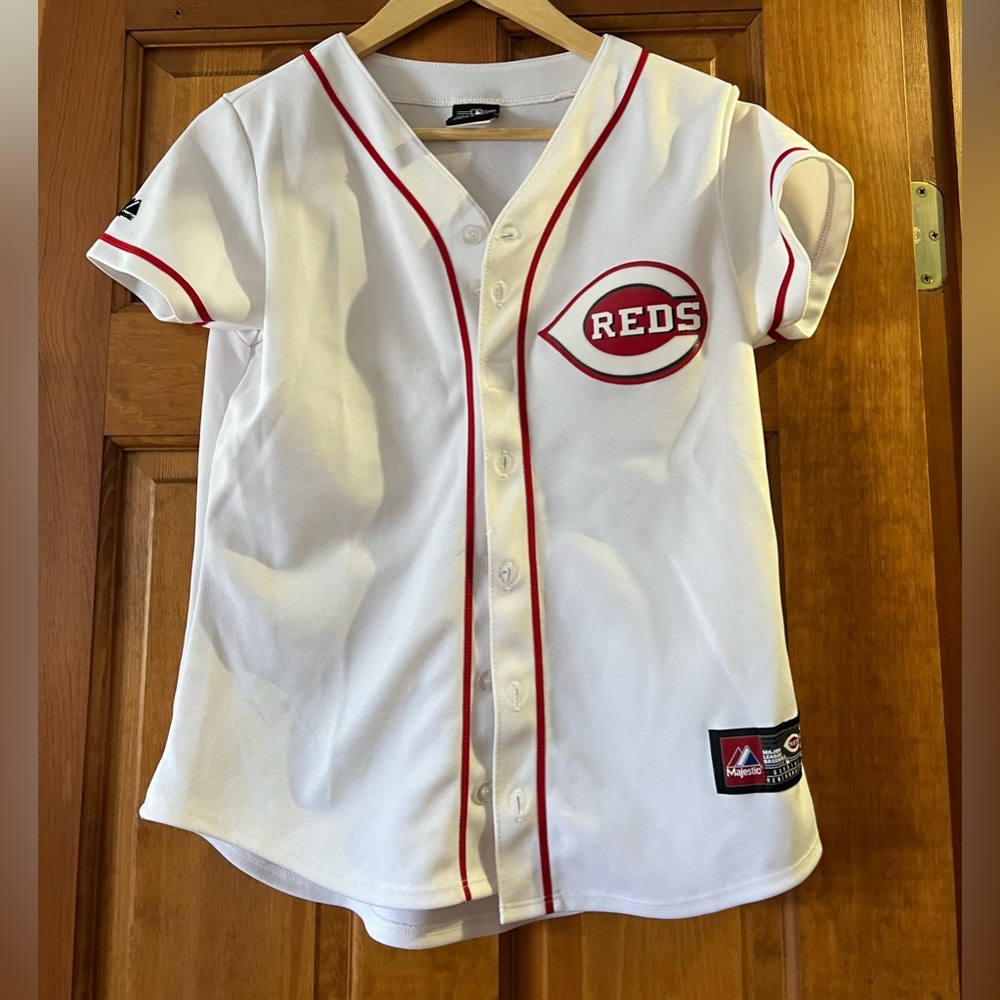 Women’s reds jersey